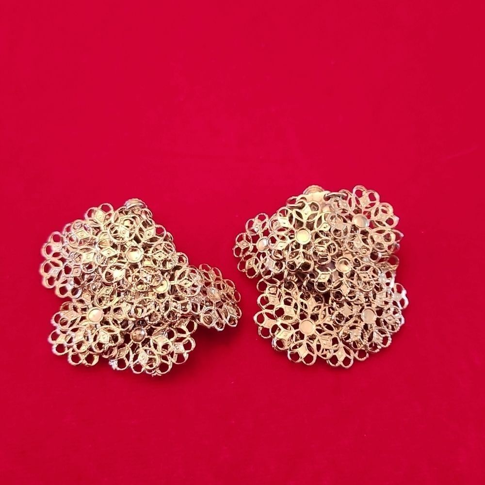 Vendome Vintage Signed Silver Tone Flower Clip-on Earrings